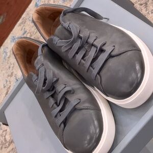 Clarks Men's Gray Leather Sneakers